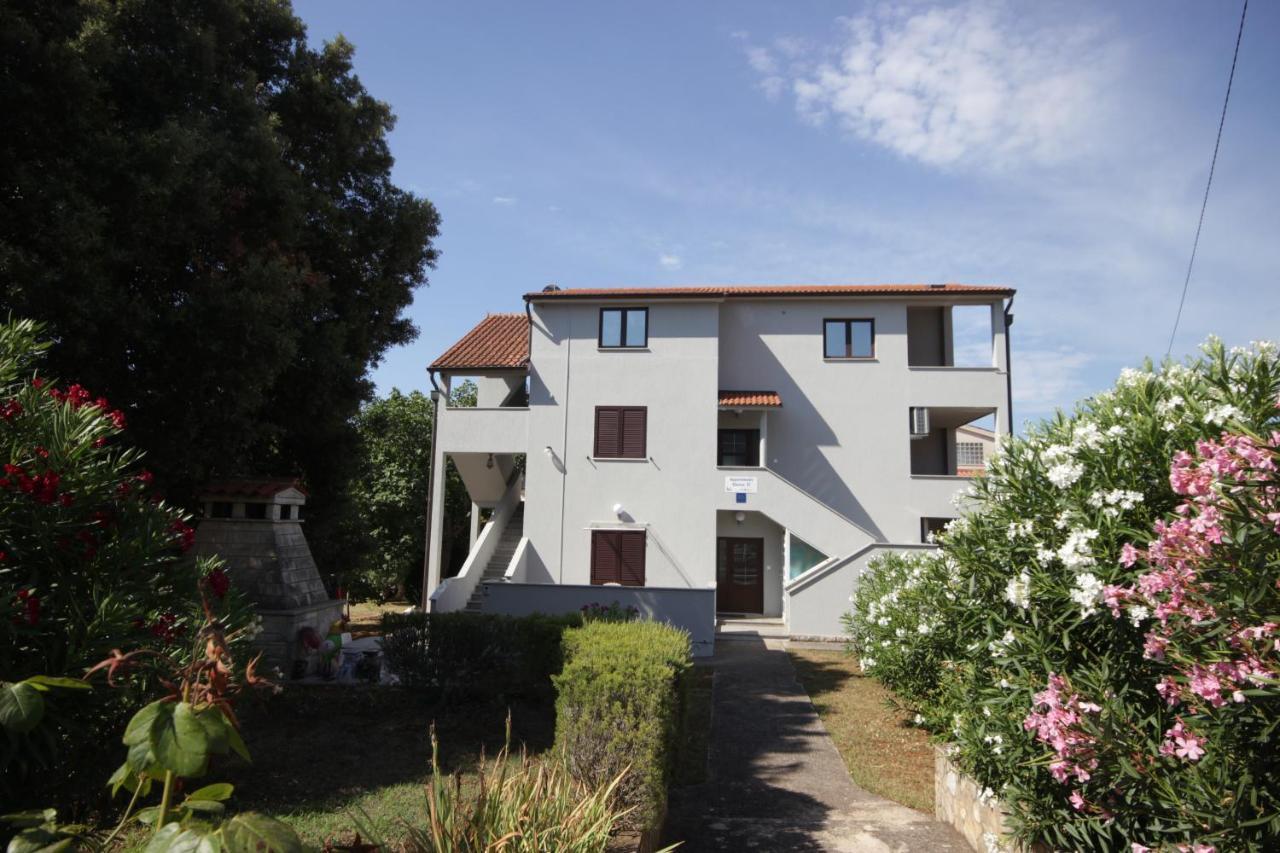 Apartments Smitran Banjole Zewnętrze zdjęcie